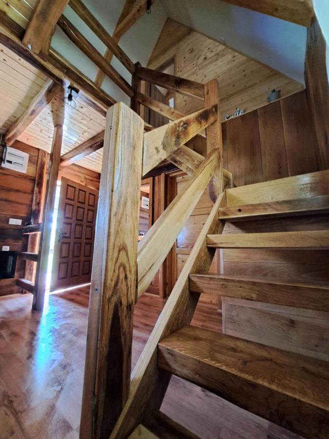 Guest House Mihovil スルニュ エクステリア 写真